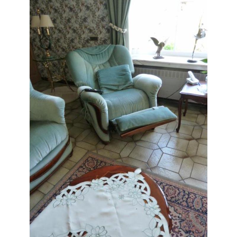 Salon bestaande uit 3,2 en relax 1-zit.