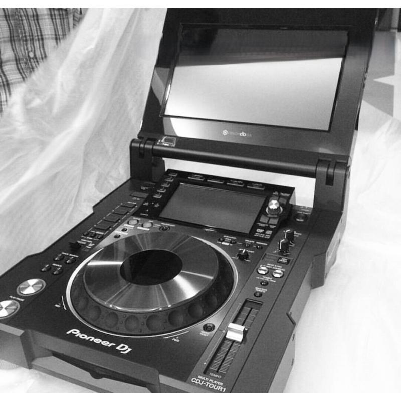 Verkauft Nieu Pioneer CDJ-Tour1, Pioneer DJM-Tour1, Pioneer DDJ RZX, Pioneer DJM-900NXS2, Pioneer CDJ-2000NXS2, Pioneer CDJ-3000, Pioneer XDJ-RX3, Pioneer XDJ XZ, Pioneer DJ OPUS-QUAD, Pioneer DJ DJM-A9, Pioneer DJM-V10-LF, Pioneer DJM-V10 Mixer, DJM-S11