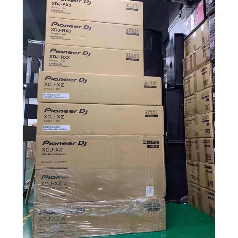 Verkauft Pioneer DJ XDJ-RX3, Pioneer XDJ-XZ, Pioneer OPUS-QUAD, AlphaTheta XDJ-AZ, Pioneer DDJ-RZX, Pioneer DDJ-FLX10, Pioneer DDJ-1000, Pioneer DDJ-1000SRT, Pioneer DJ DDJ-REV7, Pioneer DDJ-800, Pioneer CDJ-3000, Pioneer DJ DJM-A9, Pioneer CDJ 2000NXS2