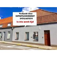 Budgetvriendelijke instapklare woning te Wevelgem met garage!