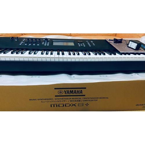 Nieuwe Yamaha MODX8+ synthesizer met 88 toetsen, Yamaha MODX7+ 76 toetsen, Yamaha Montage 8 88 toetsen, Yamaha Montage 7, Yamaha Genos2 XXL 76 toetsen, Korg Kronos2 61 toetsen, KORG KRONOS2-88LS 88 toetsen / Korg Kronos X 61 toetsen / Korg Pa1000 MG-editi