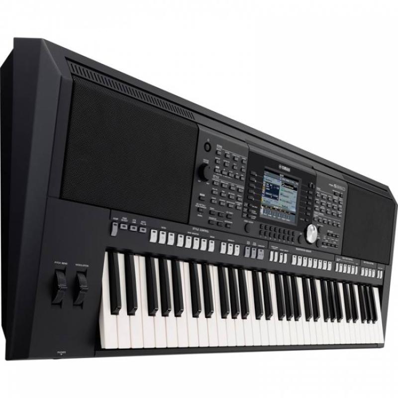 YAMAHA PSRS950 KEYBOARD OCCASION