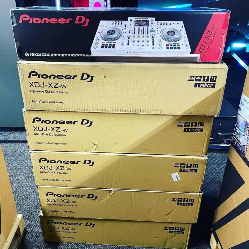 Verkauft Pioneer DJ XDJ-RX3, Pioneer XDJ-XZ, Pioneer OPUS-QUAD, AlphaTheta XDJ-AZ, Pioneer DDJ-RZX, Pioneer DDJ-FLX10, Pioneer DDJ-1000, Pioneer DDJ-1000SRT, Pioneer DJ DDJ-REV7, Pioneer DDJ-800, Pioneer CDJ-3000, Pioneer DJ DJM-A9, Pioneer CDJ 2000NXS2