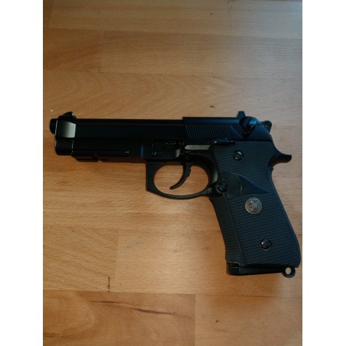 Airsoft gun