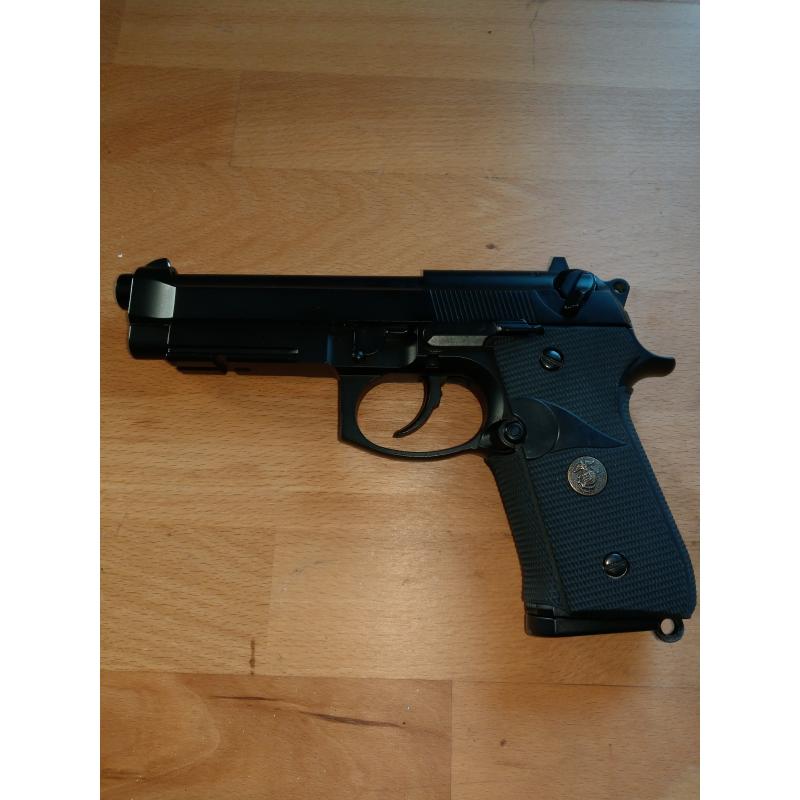 Airsoft gun