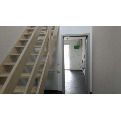 APPARTEMENT MET TUIN & GARAGE